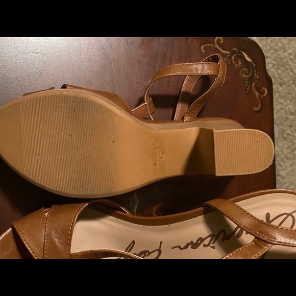 Tan clog sandals - Picture 3 of 4